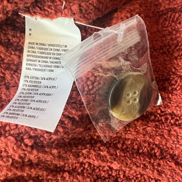 American Eagle Rust Colored Knit Sweater, Size M - Picture 8 of 8